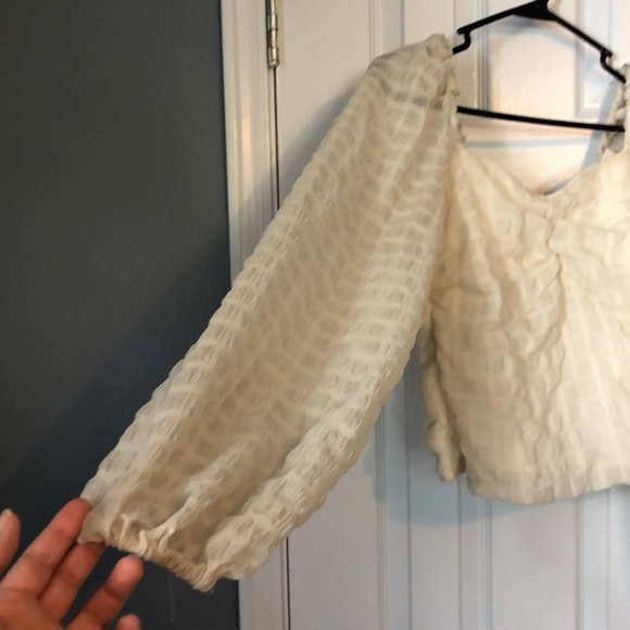 Moussy Fitted Puff Sleeve Top in Gauzy Cream - Picture 4 of 10